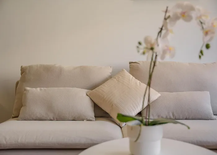 Sunny With Pool & Terrace & Wifi